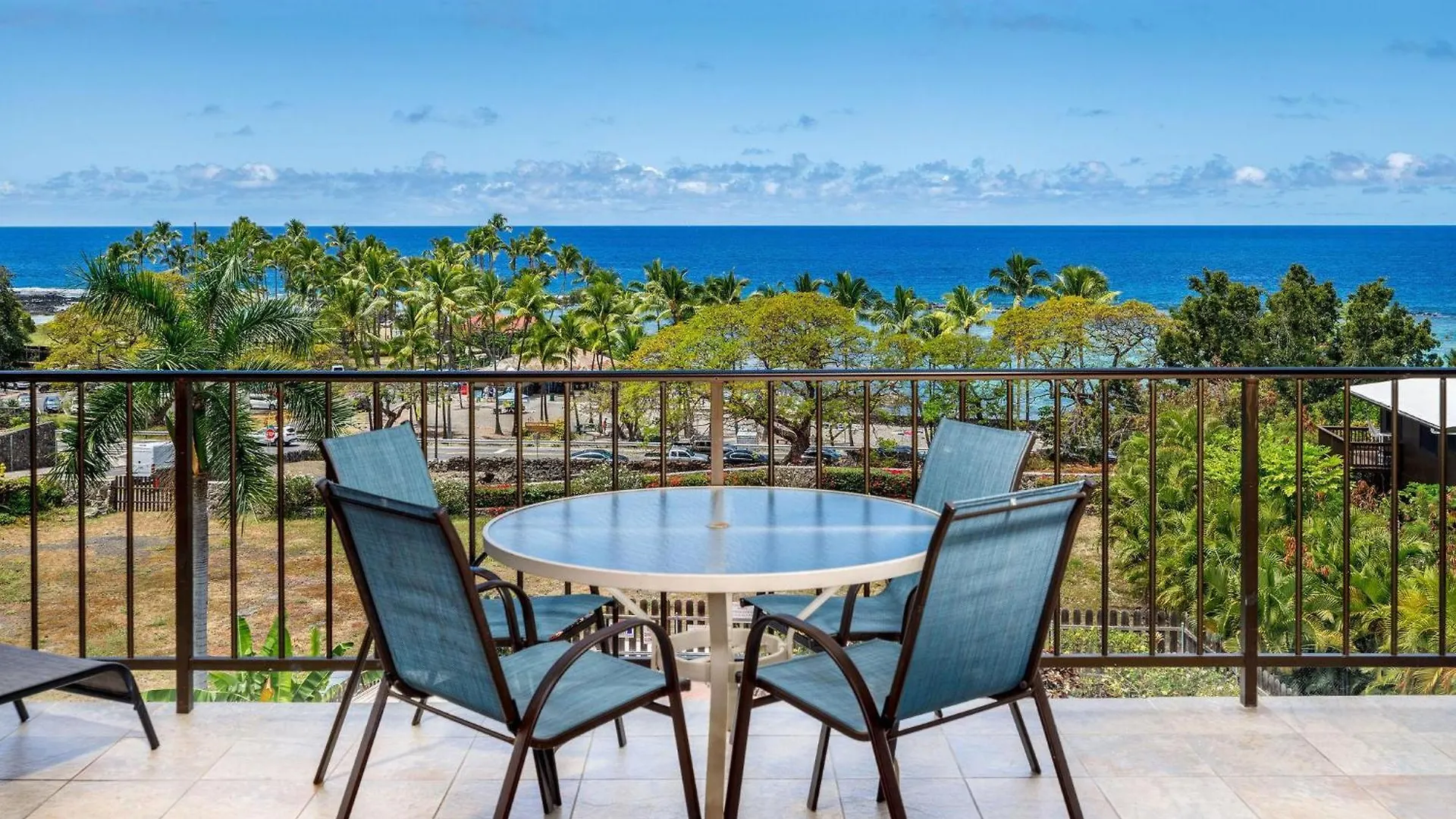 Kahaluu Bay Villas 304 location